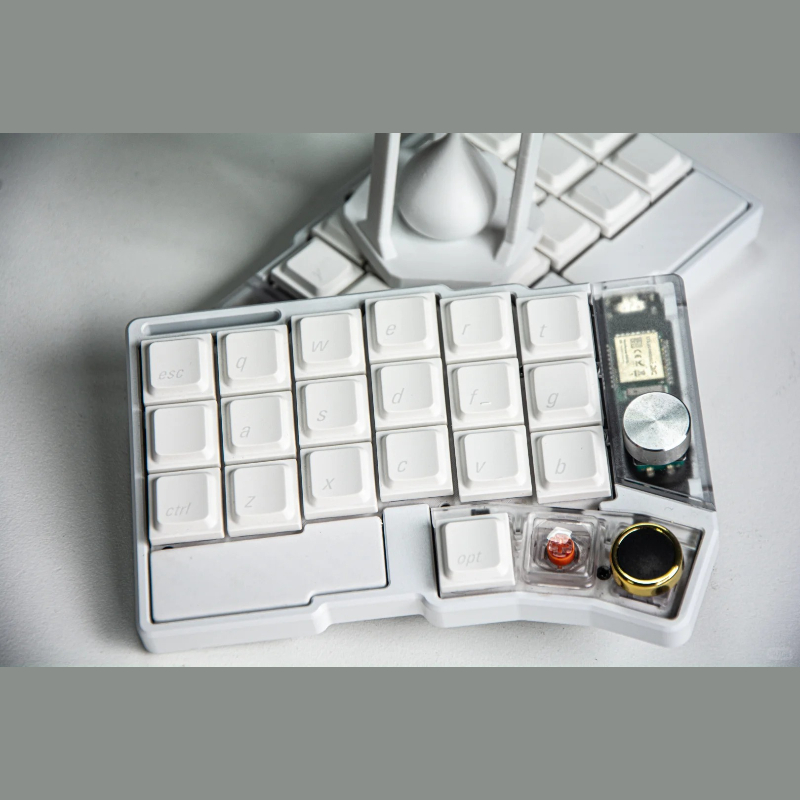 Gaming Keyboard Ergonomics - Cornix Split Keyboard Wireless Dual-mode Hot-swap